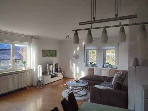 Wohnzimmer - Einziehen & Wohlfühlen - helle 3-Zimmer-Wohnung mit EBK und Stellplatz