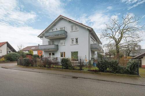Straßenansicht - Etagenwohnung mit 95,20 m&sup2; in Iffezheim zur Miete