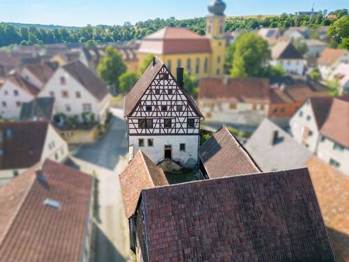 Außenaufnahme - 7 Zimmer Mehrfamilienhaus, Wohnhaus in Obernbreit