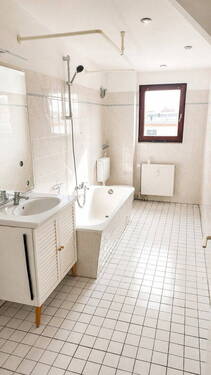 Bathroom - Etagenwohnung mit 83,00 m&sup2; in Berlin zum Kaufen