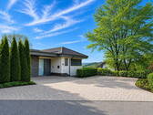 Front 1 - Exclusiver, großzügiger Bungalow der Extra-Klasse.