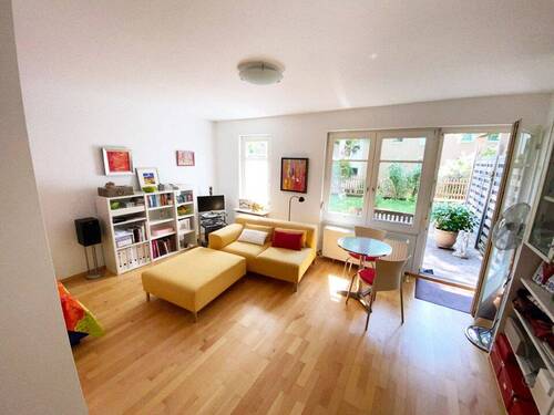 Wohnen-SO-2.jpg - Luxuriöse ETW, S-West, Top Lage, WFL 49,16qm, Bj.88, 1 TG, 1 Kitchenette, üb. Terrasse, Garten, lux. Modern., Parkettböden, kurzf. Bezug