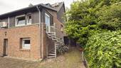 Seitenansicht und Garage - 