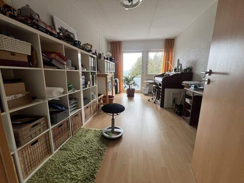 Arbeits -oder Kinderzimmer - 