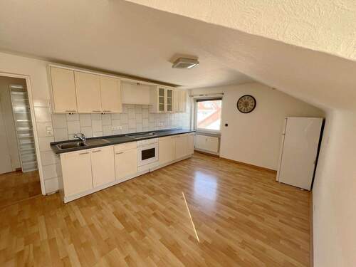 IMG_0982 - Freundliche 2-Zimmer-DG-Wohnung in Reichenbach zu vermieten