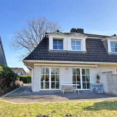 Ansicht - Doppelhaushälfte in Feldrandlage