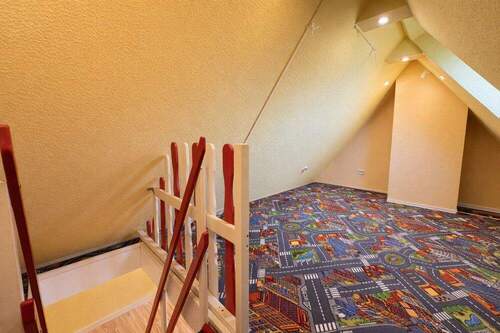 Dachboden über Kinderzimmer - 