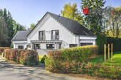 Titelbild - Attraktive Doppelhaushälfte in Simmerath - modernes Wohnen mit Garten und Garage