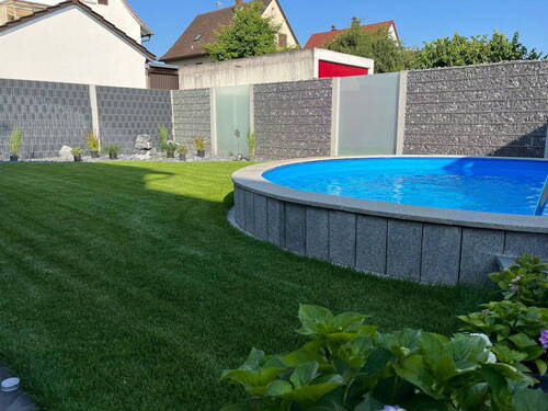 Garten mit Pool. - 7 Zimmer Doppelhaushälfte in Weil am Rhein