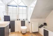 Das Dusch-Wannenbad im Dachgeschoss - 