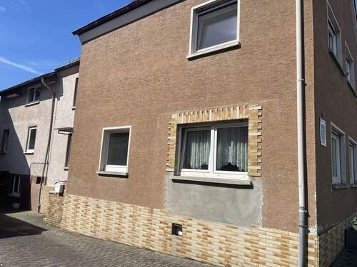 Bild 2 - 7 Zimmer Einfamilienhaus zum Kaufen in Buseck