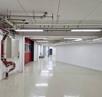 Sehr saubere Hallenfläche mit Reinraum und Abluft - Saarbrücken