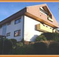 Wohnen oder investieren - lichtdurchflutete 2-Zimmer- Dachgeschosswohnung mit besonderem Wohngefühl! - Zell am Harmersbach