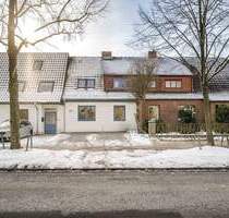 Reihenmittelhaus mit Ausbaupotenzial nahe Waldorfschule - Kiel Südfriedhof