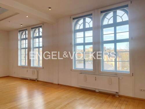 Heller Wohnbereich mit herrlichem Blick im 2. OG - 