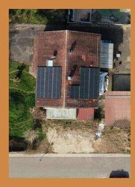 Luftbild - 8 Zimmer Mehrfamilienhaus, Wohnhaus zum Kaufen in Biberach