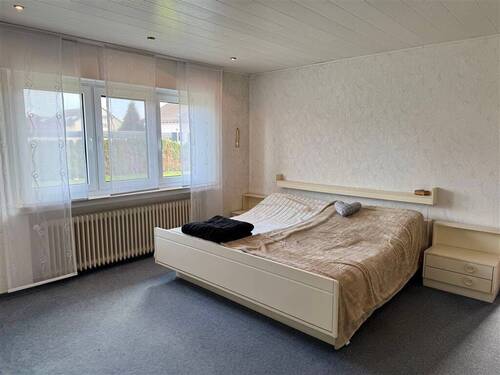 großes Schlafzimmer - 