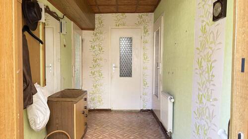 Flur EG - 5 Zimmer Einfamilienhaus in Naumburg