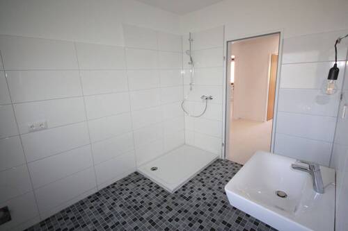 das sanierte Badezimmer Bild 1 - 