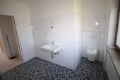 das sanierte Badezimmer Bild 2 - 