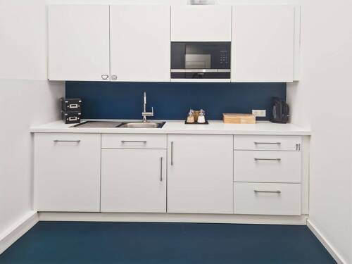 Küche - Büro mit 17,00 m&sup2; in Augsburg zur Miete