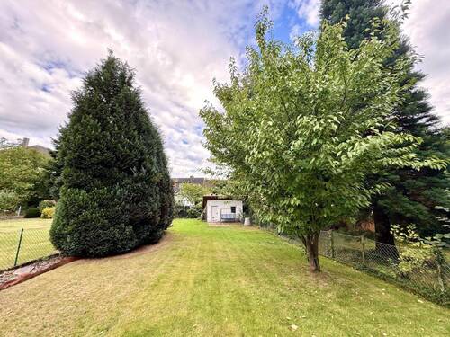 Garten - Mehrfamilienhaus, Wohnhaus mit 191,00 m² in Leverkusen zum Kaufen