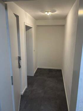 Eingangsbereich - 2 Zimmer Etagenwohnung zur Miete in Köln Holweide