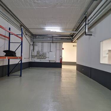 20240926_140518 - Halle mit schönem Büro, zentral gelegen in schickem Umfeld