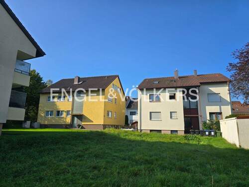 Blickrichtung nach Westen - Nachbarschaftsbebauung - Grundstück in Tübingen zum Kaufen