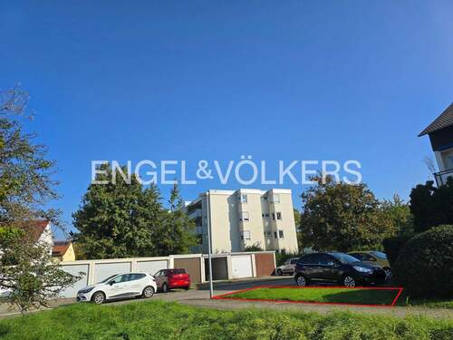 Blickrichtung nach Nordosten - Parkfläche - 