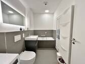 Badezimmer mit Badewanne - 