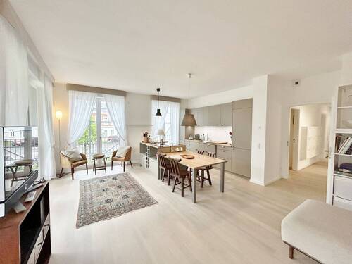 Wohnzimmer mit offener Küche - 3 Zimmer Etagenwohnung in Lübeck