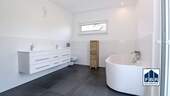 Vollbad mit Gartenzugang - 