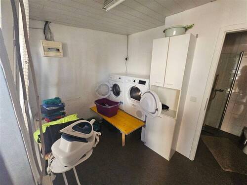 HWR Raum mit Gäste Bad - 