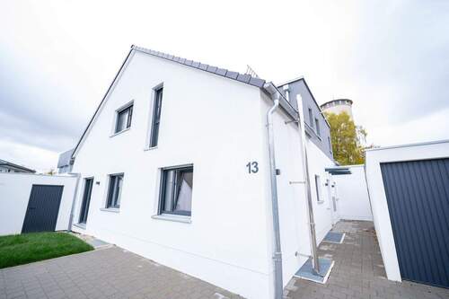 01_Außenansicht - Erstklassige Neubau-Erdgeschosswohnung in ruhiger Wohnlage von Welzheim - hell, modern und stilvoll