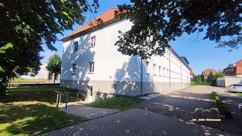 Hausansicht hinten - 2 Zimmer Etagenwohnung in Bitterfeld