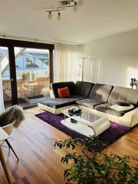 Wohnzimmer - 2 Zimmer Etagenwohnung zur Miete in Düsseldorf