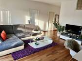 Wohnzimmer-ebenso - 2 Zimmer Etagenwohnung in Düsseldorf