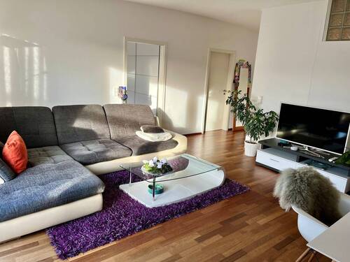 Wohnzimmer-ebenso - 2 Zimmer Etagenwohnung in Düsseldorf