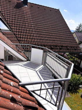 Hauptbalkon mit Markise - 