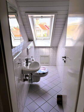Gäste WC mit Fenster - 