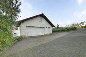 Doppelgarage - 9 Zimmer Einfamilienhaus in Breitenbach am Herzberg