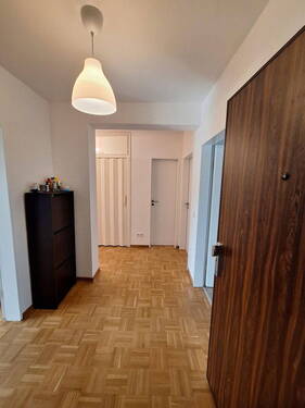 Diele - 4 Zimmer Etagenwohnung zum Kaufen in Hannover