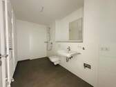 Bad mit Dusche / WC und Waschmaschinenanschluss - Etagenwohnung mit 59,20 m² in Ravensburg zur Miete