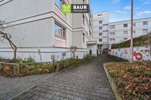 Hauseingang - 4 Zimmer Etagenwohnung in Ulm / Wiblingen