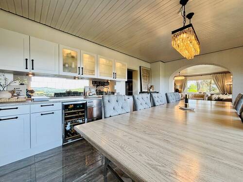 Essbereich mit Anrichteküche - Einfamilienhaus mit 289,00 m² in Hohenahr zum Kaufen