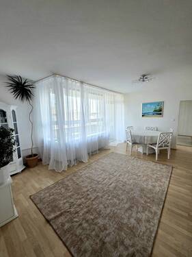 Wohnzimmer - 2 Zimmer Etagenwohnung in Berlin
