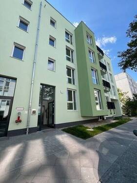Hausansicht Vorderseite - 3 Zimmer Terrassenwohnung zum Kaufen in Berlin