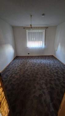 Zimmer im 1. OG unbewohnt - 