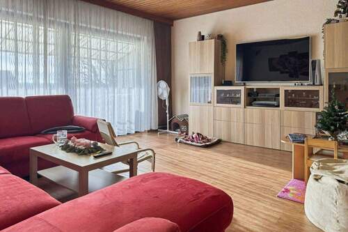 Wohnzimmer Erdgeschoss - Einfamilienhaus mit 182,10 m&sup2; in Adelsdorf zum Kaufen